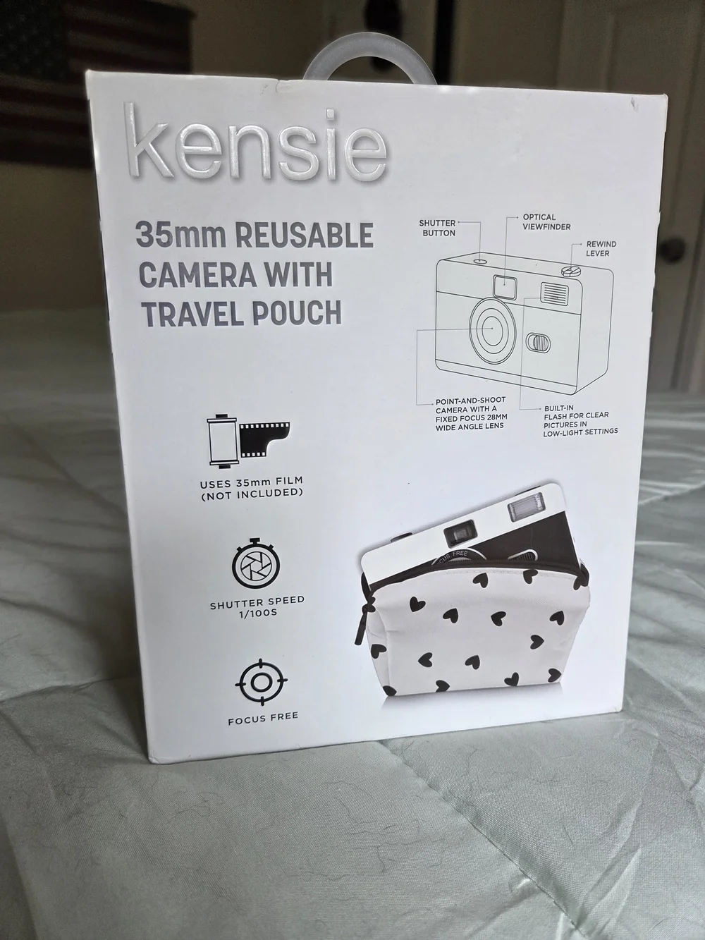 Kensie White & Black 35mm Reusable Film Camera with Heart Pouch